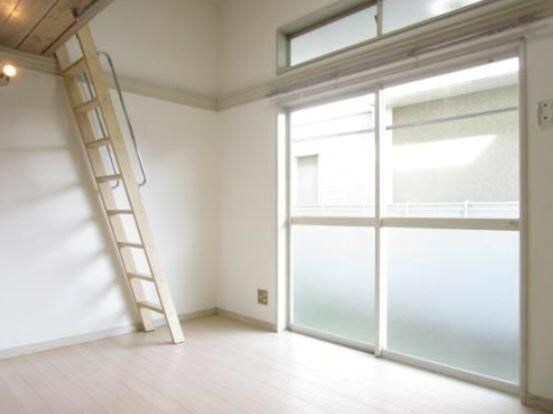 ハイム六会 リビング