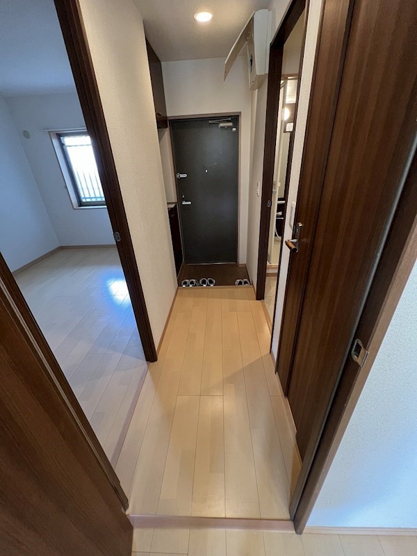レグルス湘南 玄関