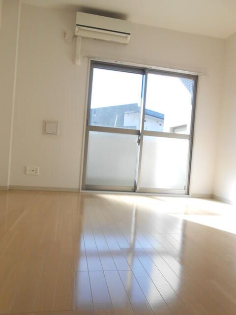 フローリッシュ湘南台 リビング