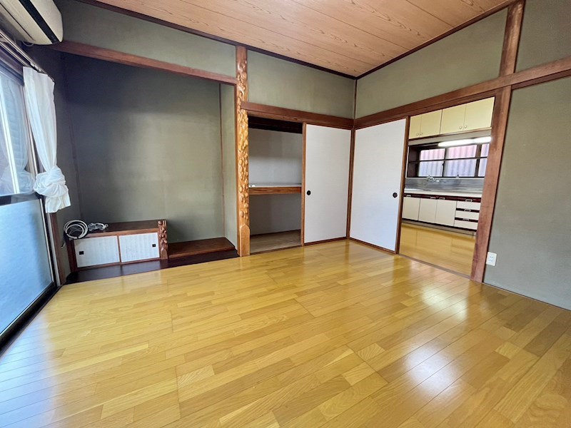 南鴨宮戸建 リビング