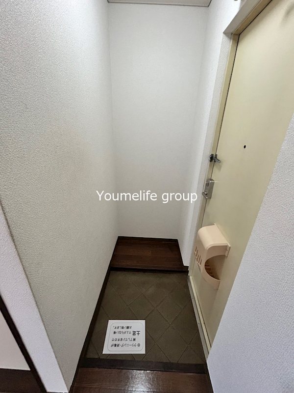 ドミールシャルム 玄関