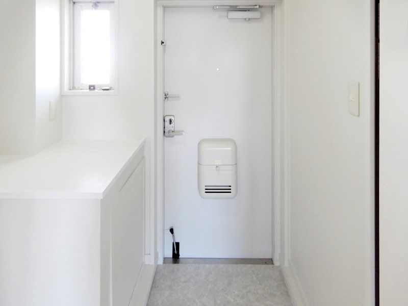 ビレッジハウス鎌倉1号棟 玄関