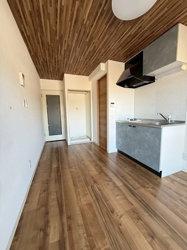 ワコーレエレガンス鶴巻温泉第一 リビング