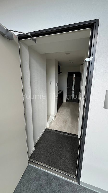 ＬＩＭＥ　ＲＥＳＩＤＥＮＣＥ　ＨＩＲＡＴＳＵＫＡ　ＷＥＳＴ 玄関