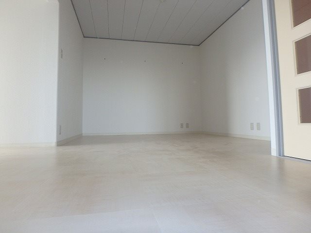 セントラルハイツ三和Ⅰ リビング