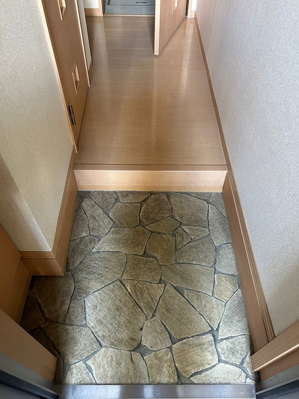 ロイジェント平塚 玄関