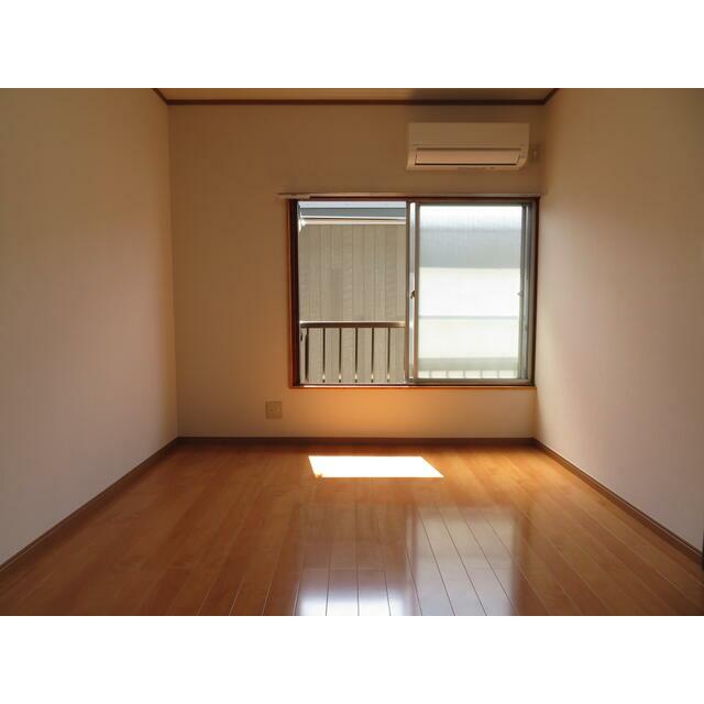 三戸部アパート ベッドルーム