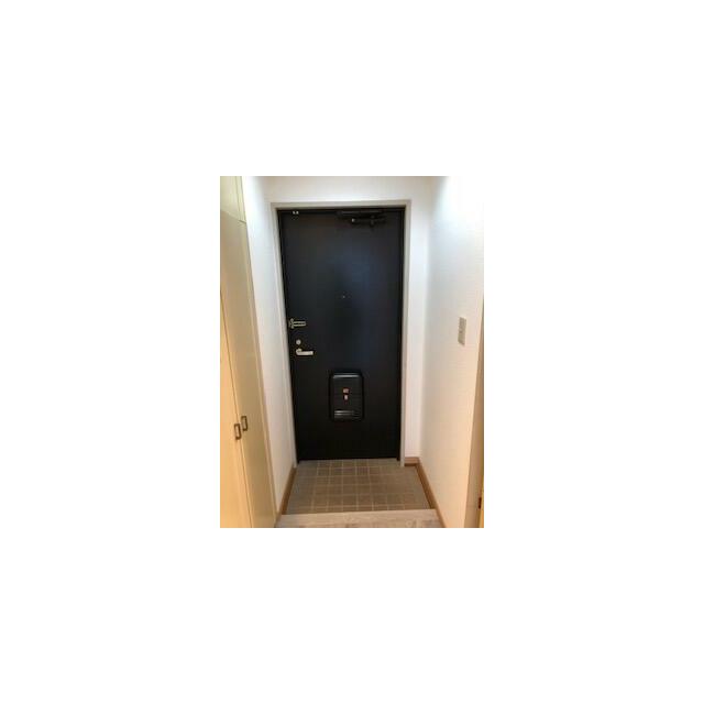 鈴与レジデンス 玄関