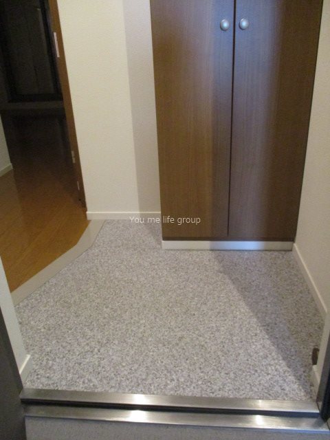 ベルヴィしなの 玄関