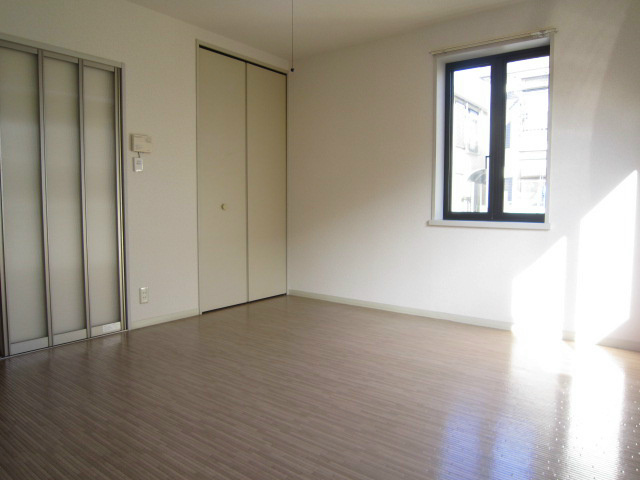 フローラ本多 リビング