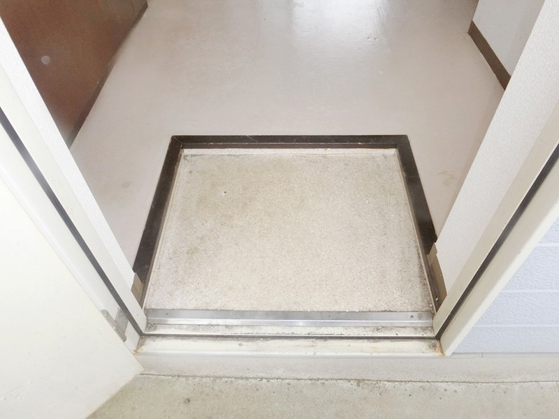 サニーハイツ 玄関