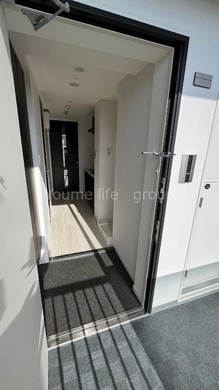 ＬＩＭＥ　ＲＥＳＩＤＥＮＣＥ　ＨＩＲＡＴＳＵＫＡ　ＷＥＳＴ 玄関