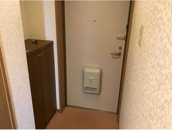 ヒルサイドクラタ 玄関