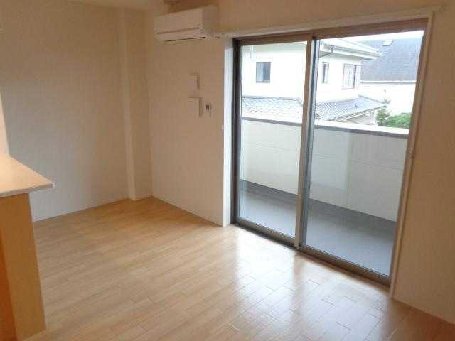 イーストーン リビング