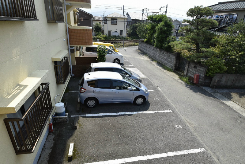 ハーティハイム山崎 駐車場