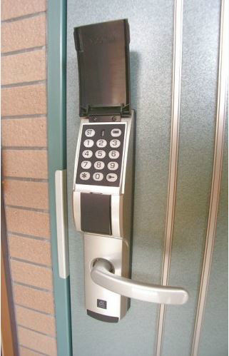 フェリーチェＫ 玄関