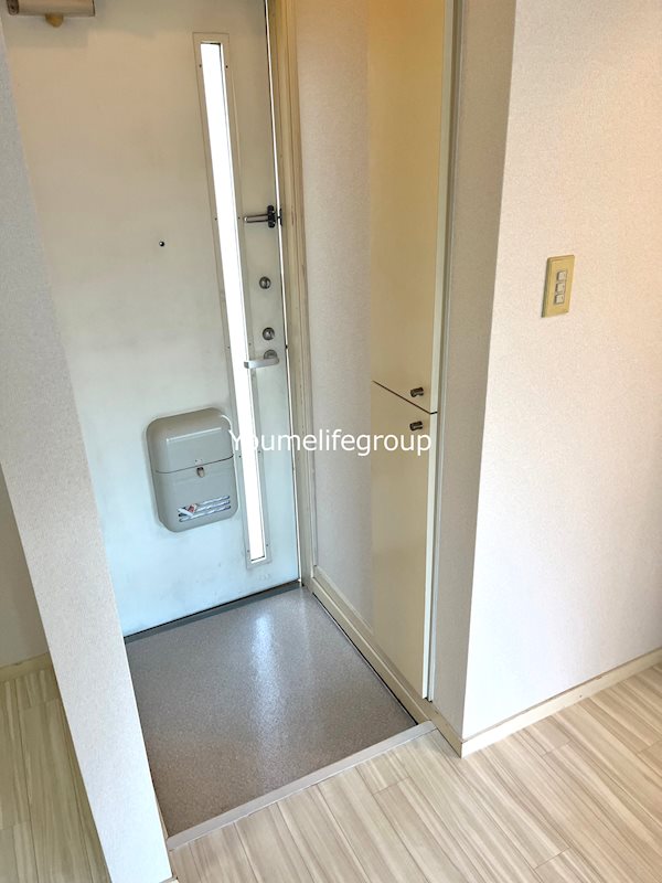 エスペーロ鶴嶺 玄関