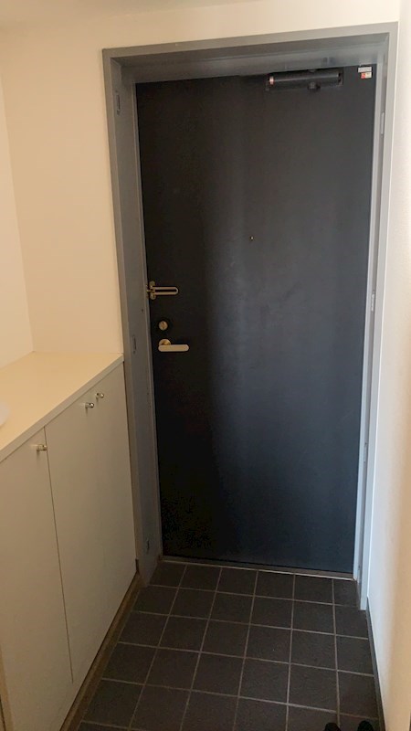 フローラルパレス元町 玄関