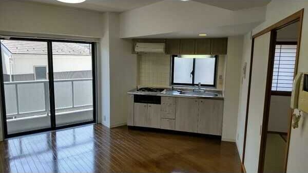 フローラルパレス元町 リビング