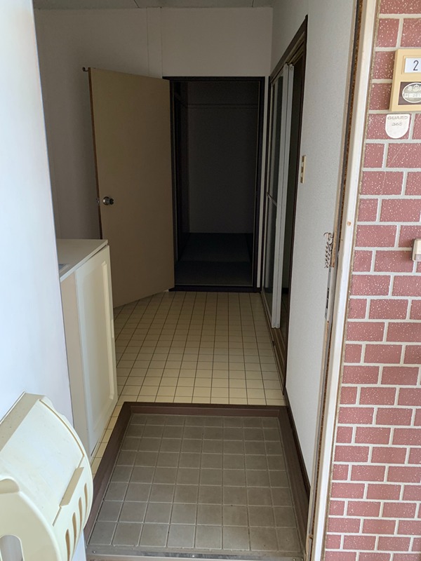 プレシードハイツ 玄関