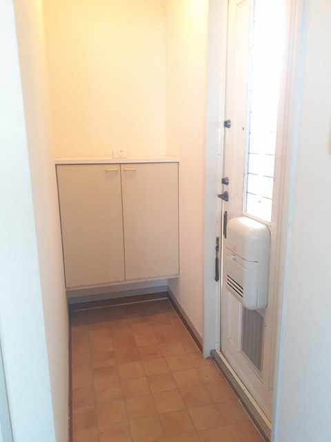 シャトレ湯川Ｂ 玄関