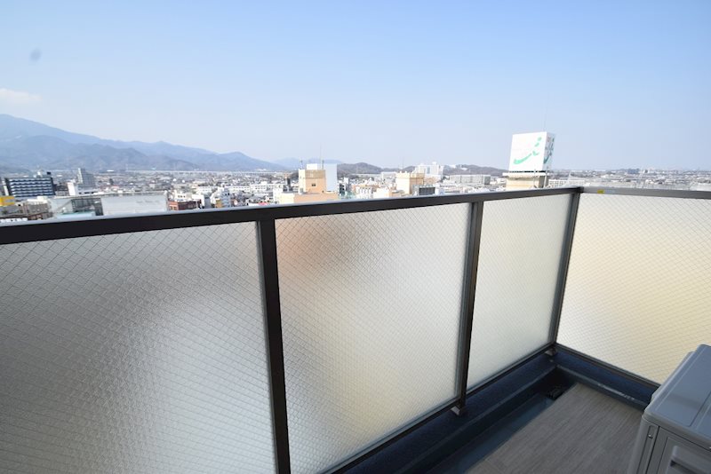 小田急伊勢原駅前マンション ベランダ