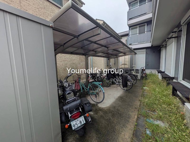GRANDIR 駐車場