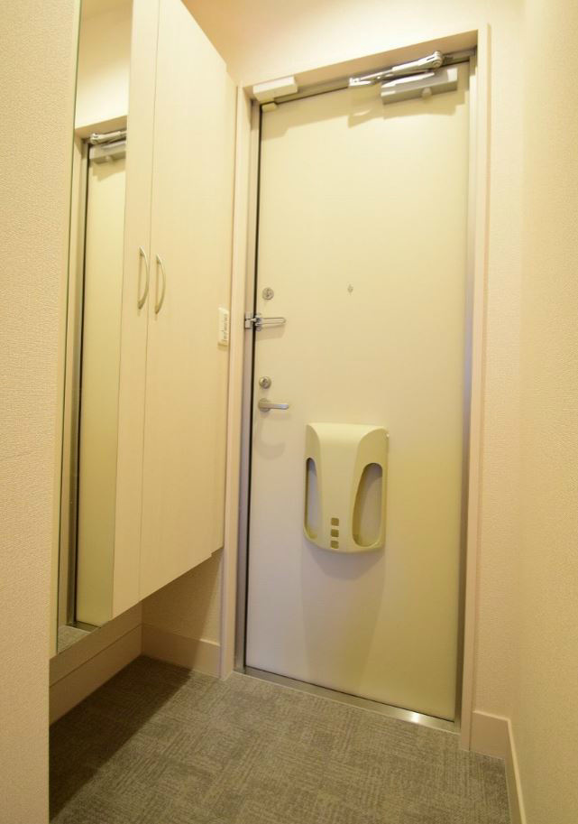 ヴィルヌーヴ　B棟 玄関