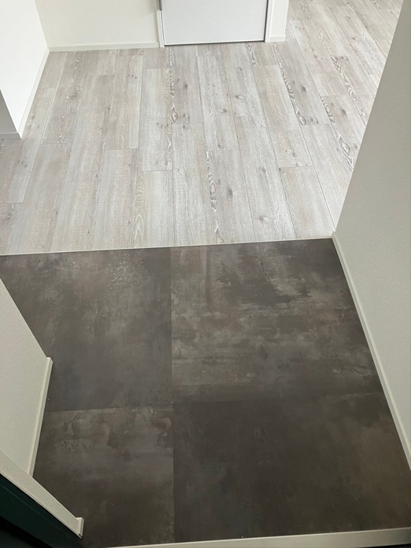 平塚スタービル 玄関