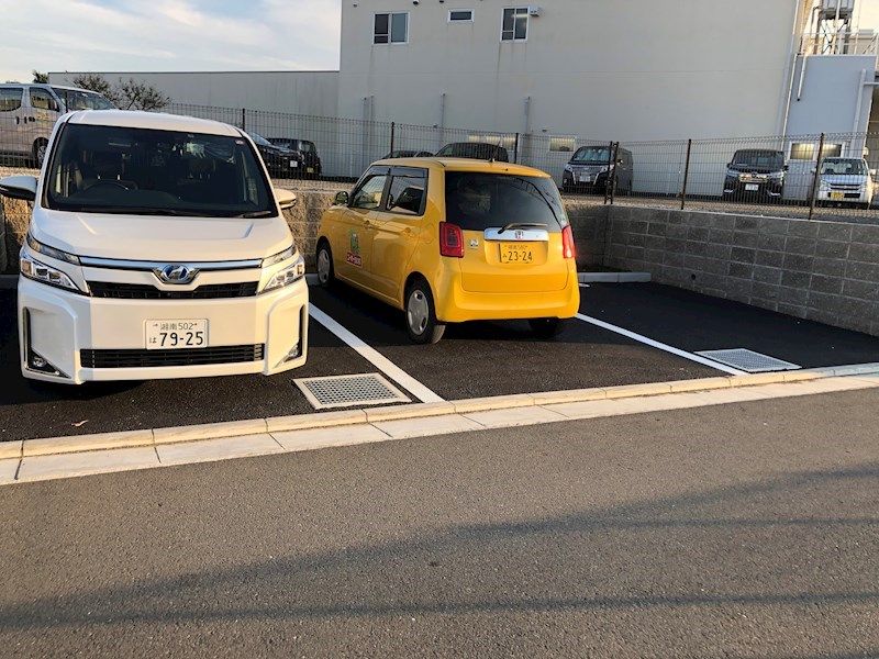 リオン湘南 駐車場