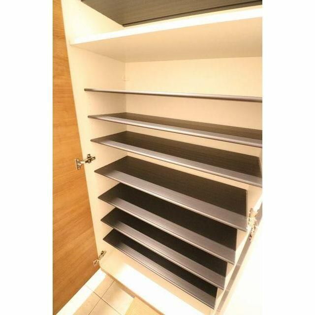 クレール虹 玄関