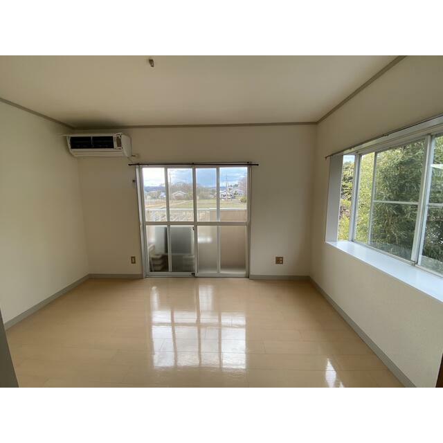 グッドパレス東海大学前 リビング