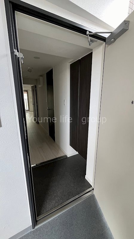 ＬＩＭＥ　ＲＥＳＩＤＥＮＣＥ　ＨＩＲＡＴＳＵＫＡ　ＷＥＳＴ 玄関