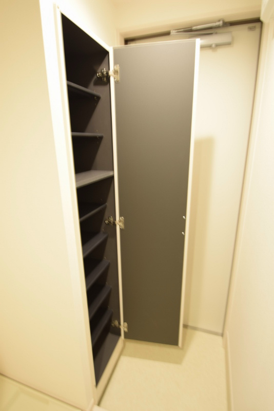 リブリ・ヴェルジュ本厚木 玄関