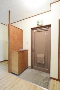 椿ハイツ 玄関