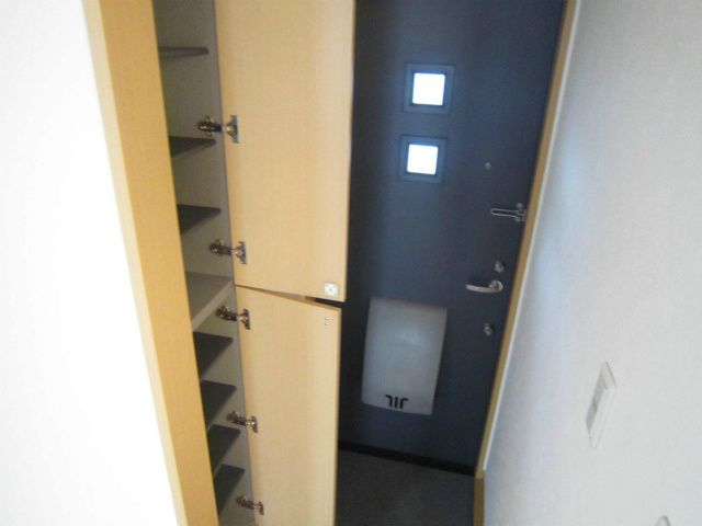 リュエル湘南 玄関