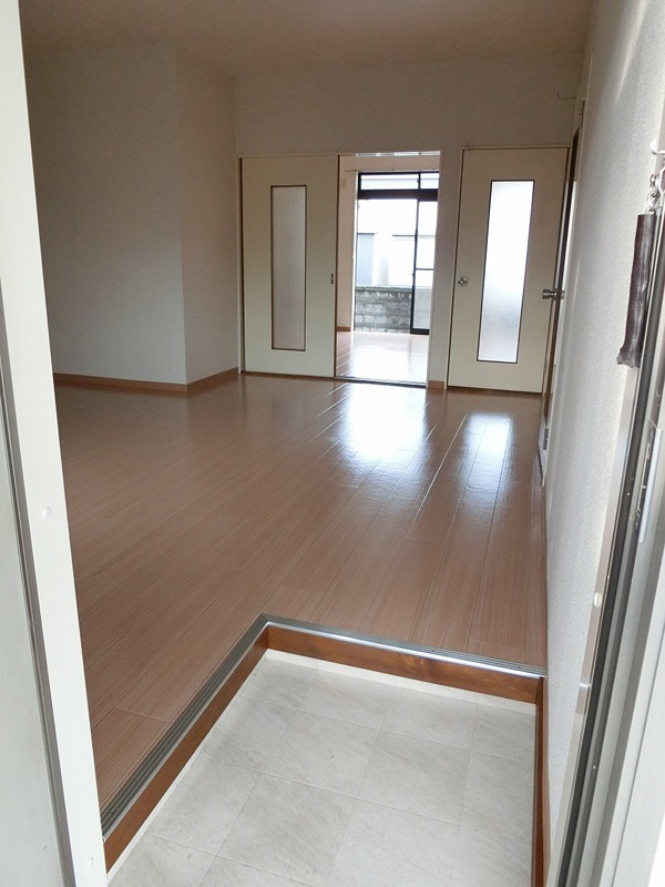 仲居ハイツⅢ 玄関