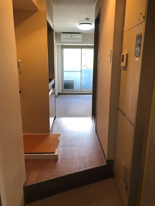 エストレージャ湘南 玄関