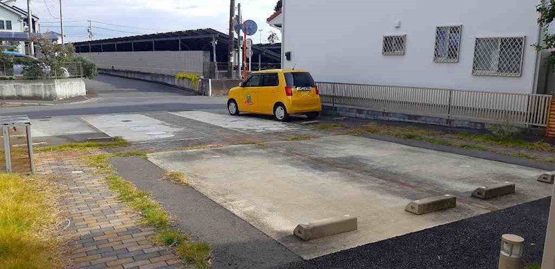 ミストラルA 駐車場