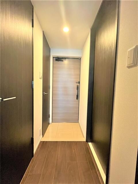 プライマル片瀬江ノ島 玄関