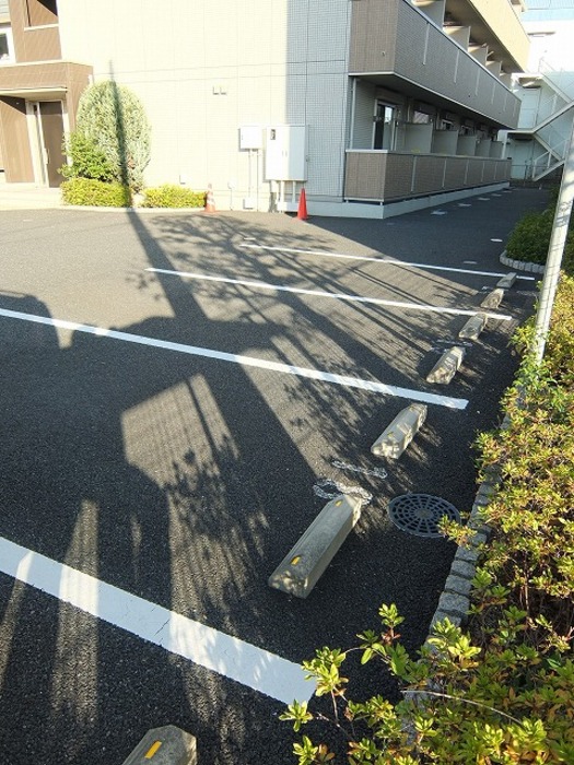 アルスノーヴァⅡ 駐車場