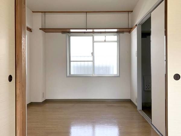 ビレッジハウス亀井野4号棟 リビング