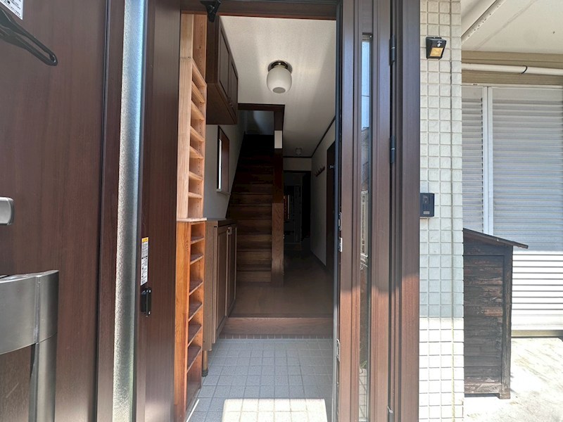 地下車庫ガレージ戸建て 玄関