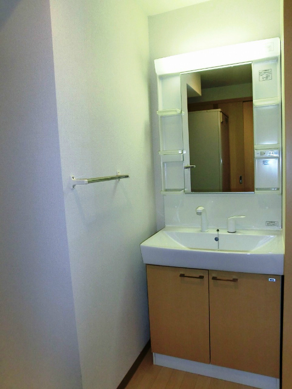 シィーエム・クイーン その他4