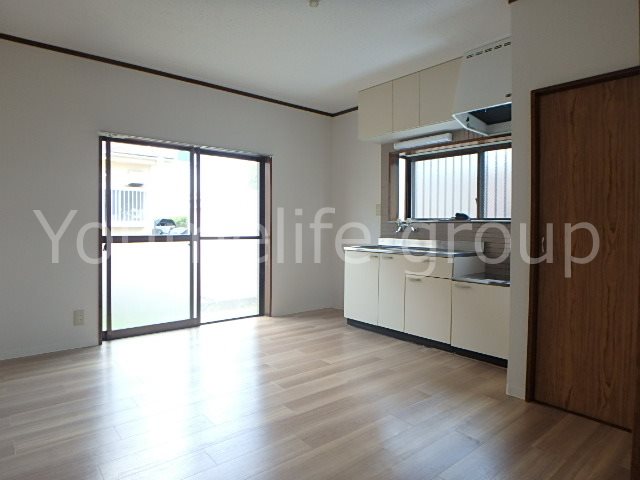 パレス金子E棟 リビング