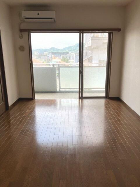 平塚八重咲町三和プラザ リビング