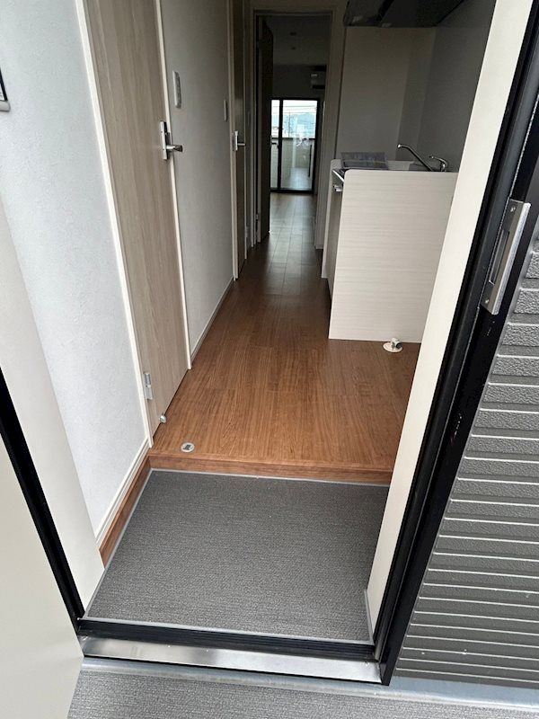 ＭＥＬＤＩＡ高座渋谷Ⅳ 玄関