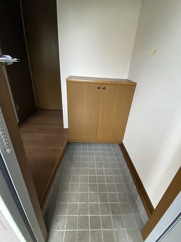 アイリス壱番館 玄関