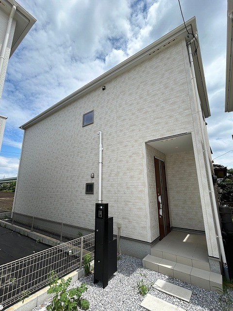 リナージュ愛川町中津０１ 外観