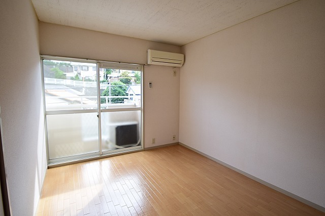 ヒルズ・フジサワ ベッドルーム